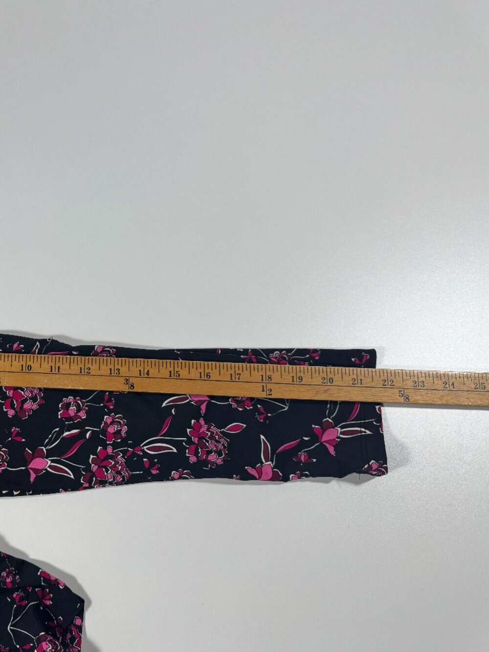 Jones New York Signature Floral Roll Tab Blouse Pink Black Stretch Top XL - Picture 8 of 12
